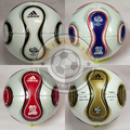 Neuer offizieller Fußball-Spielball „TeamGeist Berlin“ von Adidas zur WM...