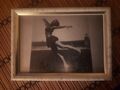 Foto Abzug von einer Aufnahme Springende Frau in Berlin ? gerahmt Erbe 