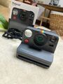 Polaroid Now Sofortbildkamera i-Type – Schwarz