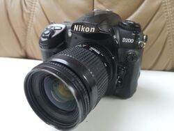 Nikon D200 + Objektiv Nikkor 28-80mm, funktionstüchtig mit einigen Mängeln