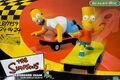 Scalextric: Die Simpsons Skateboard Chase Homer und Bart Micro Slot Rennset