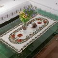 Schöne weiße Tischdecke mit bestickten Blumen für Wohnkultur