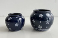 Gmundner Keramik Dirndl blau 2x Vase rund 7,5 cm GK10 (2401DM14) 05/24