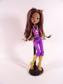 Barbie Monster High Puppe Clawdeen Wolf „Musik-Festival“ + Puppenständer (12485)