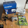 Olympus FE-100 Digitalkamera 4 Megapixel Silber Defekt!