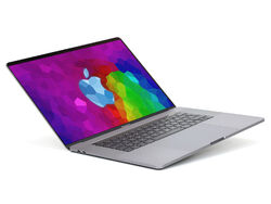 Apple MacBook Pro 14.3 A1707 15,4" Retina i7-7920HQ (4x 3,1GHz) 16GB 1024GB SSDDE Tastatur, macOS 11 Big Sur, Radeon Pro 555