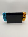 Nintendo Switch Konsole mit Joy-Cons und Docking Station
