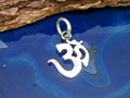 kleiner Om Aum Anhänger 925 Sterling Silber Mantra Yoga Nepal Meditation
