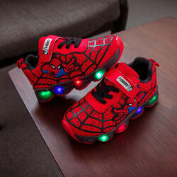 Kinder Spiderman Schuhe LED Licht Up Sneakers Jungen Mädchen Blinkende Trainer