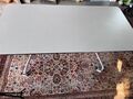 Mobiler Tisch/Schreibtisch  , 140 x 70 cm hellgrau klappbar