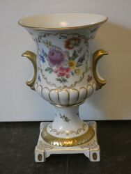 18565/ Tettau Porzellan Vase Blumendekor reich verziert  Höhe ca. 23,5 cm