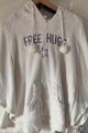 Kuscheliger Poncho Pullover, Größe L „Free Hugs“