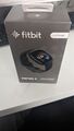 Fitbit Versa 4 Activity Tracker - Schwarz/Graphit Smartwatch Fitness Brandneu in Verpackung