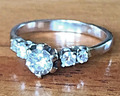 585 Weißgold Diamantring Ring mit 1 größeren Diamanten und 4 kleine Diamanten