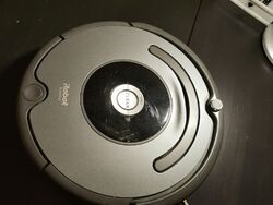 iRobot Roomba 676 Saugroboter rund schwarz