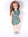 Curvy Barbie Fashionista brünette Puppe Mattel GHW63 Kleid mit Punkten  (14485)
