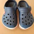 Crocs Gr. 8-9 Kinder blau Schuhe Schläppchen Kindercrocs mit Riemen Kinderschuhe