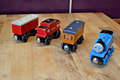 LERNKURVE HOLZ Thomas & Friends Thomas und 3 Autos.