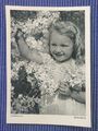 alte Ansichtskarte Postkarte AK Im Blütenreich Mädchen Kirschblüten Marie Wörle
