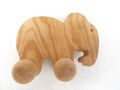 kleiner Holzelephant auf Rollen Holzspielzeug Babyspielzeug
