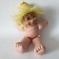 Troll Figur Puppe Mädchen mit gelben Haaren - 90er Jahre ca. 32 cm groß