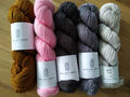 Set 5 Stränge handgefärbte Sockenwolle "Wol met Verve" grau/braun/pink 75% Wolle