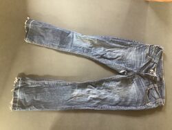 Only Jeans 29/32 gerade geschnitten, unten aufgetrennt, weil schick!