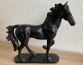 Pferde Figur / Skulptur auf Sockel Schwarz