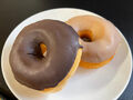 6er Packung XL Donuts mit Schokolade oder Natur, frische Backwaren