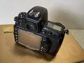 Nikon D700 Vollformat Spiegelreflexkamera - 19.750 Auslösungen
