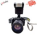 Vintage Nikon F75 Spiegelreflexkamera mit Tamron-Objektiv und Blitzgerät