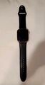Apple Watch Serie 4 44mm Spacegrau Aluminiumgehäuse mit schwarzem Sportband (GPS)