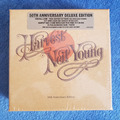 Neil Young - Harvest (50th Anniversary Edition) 3 CD, 2 DVD, 1 Buch, 1 Poster