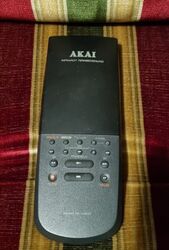 Original Fernbedienung  Akai  RC-V251G (Batterieklappe fehlt) lesen