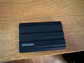Samsung Tragbare SSD T7 Shield 4 TB schwarz bis zu 1050 MB/s externe Festplatte.