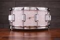 ROGERS 14 X 6,5 DYNA-SONIC BEAVERTAIL SNARE DRUM, WEISSE MARINE PERLE