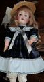Puppenkleid für ca. 54/56 cm gr.Puppe, alter Samt, Zackenlitze u. Bänder