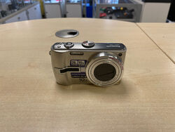 Panasonic Lumix DMC-TZ3 7.0 MP Digitalkamera Silber ,gebraucht