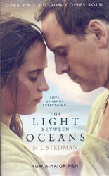 The Light Between Oceans - M L Stedman [Paperback]