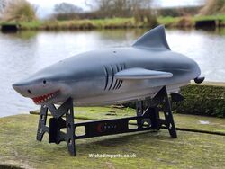 RC JET Boot Zweimotor Fernbedienung Rennboote Yacht Spielzeug Geschenk HAI 2 in 1