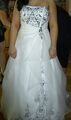 Brautkleid Hochzeitskleid mit schwarzer Stickerei und kleiner Schleppe Gr 38/40