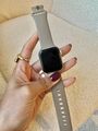 Apple Watch Series 5 Nike 40mm Silber Aluminiumgehäuse mit Pure Platinum/Schwarz