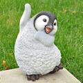 Gartenfigur Deko Figur Pinguin tanzend  Kunststein Polyresin frostfest - 30 cm