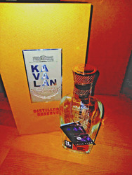 *KAVALAN* -Whisky-Flasche leer - OVP - 54%/  0,3 l - exclusiv guter Zust. - FOTO
