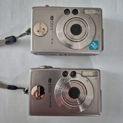 2x Canon Digital IXUS-V3  3.2MP Digital Kamera Silber   V3  IXUS mit Metallbox 