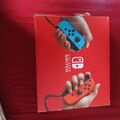 Nintendo Switch 2022 Edition 32GB Spielkonsole -Neon-Rot/Neon-Blau (10010738)