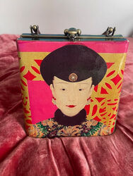 Damen Handtasche, mit chinesischen Papierdrucken gestaltet, Messinggriff