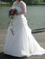 Hochzeitskleid mit Spitzenbolero -einmal getragen und Professionel gereinigt-