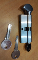 4x Eurozylinder Türschloss UPVC Türen 3 Schlüssel & Daumendrehung 35x35 ex Zustand