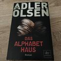 Das Alphabethaus von Jussi Adler-Olsen (2012, Taschenbuch)